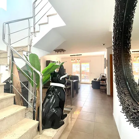 Sunset Pool 度假居